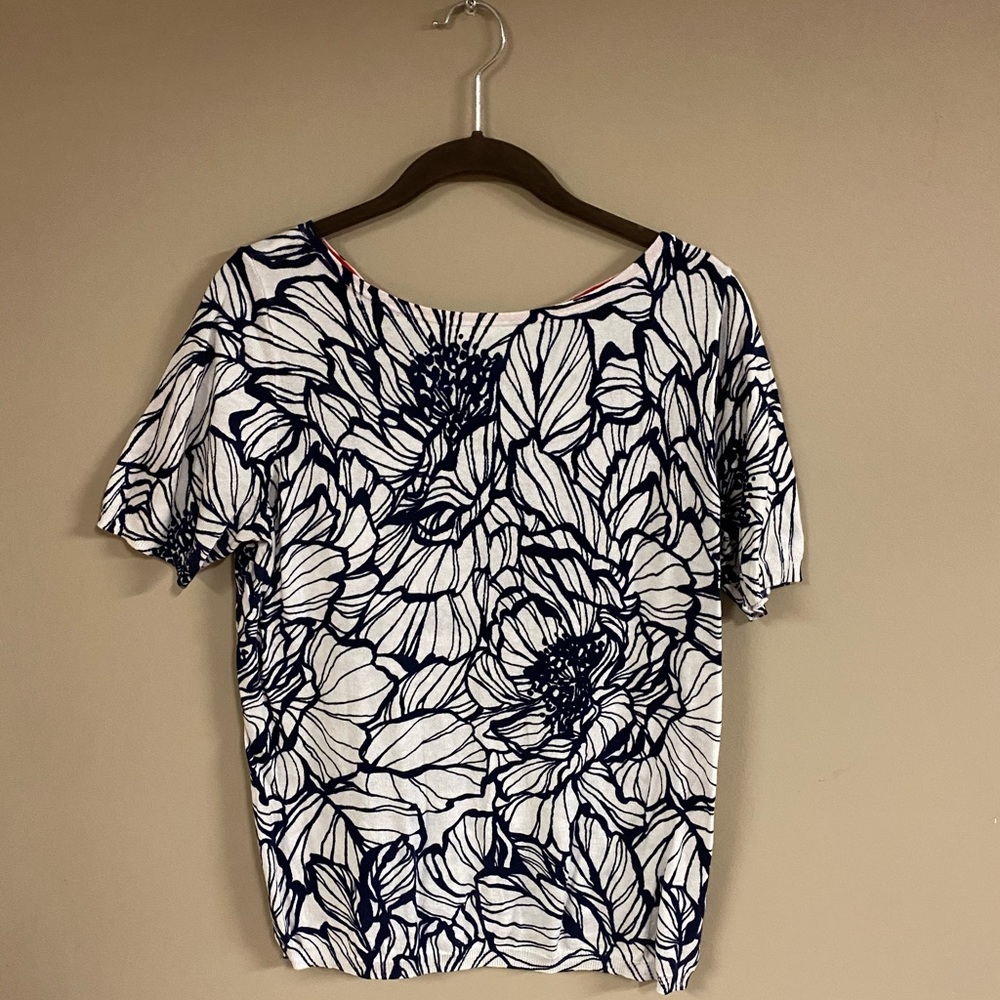Blue and white print, light weight shirt sleeve shirt